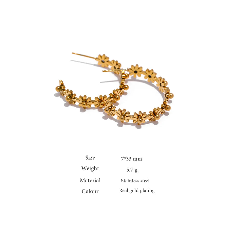 PENDIENTES ARO FLORES DORADAS DISEÑO BOHO ,LIGERAS Y COMODAS DE UN ESTILO ROMANTICO.