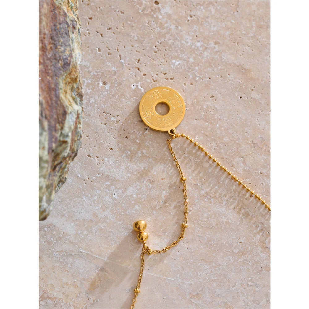 COLLAR DORADO MINIMALISTA CON DIJE CIRCULAR