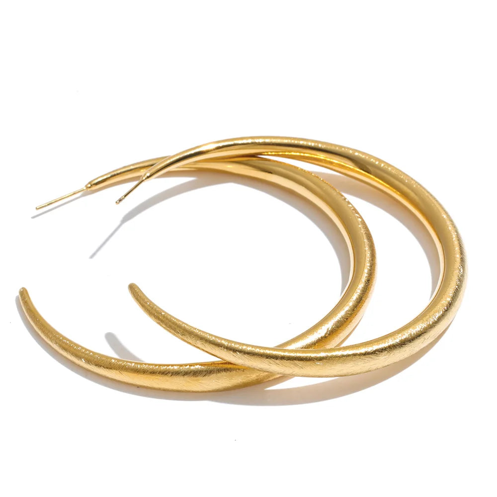 PENDIENTES DE ARO EN FORMA DE C PARA TODA OCASION , MINIMALISTA, VERSATILES, JOYERIA DISTINTIVA PARA USO DIARIO RESISTENTE AL AGUA