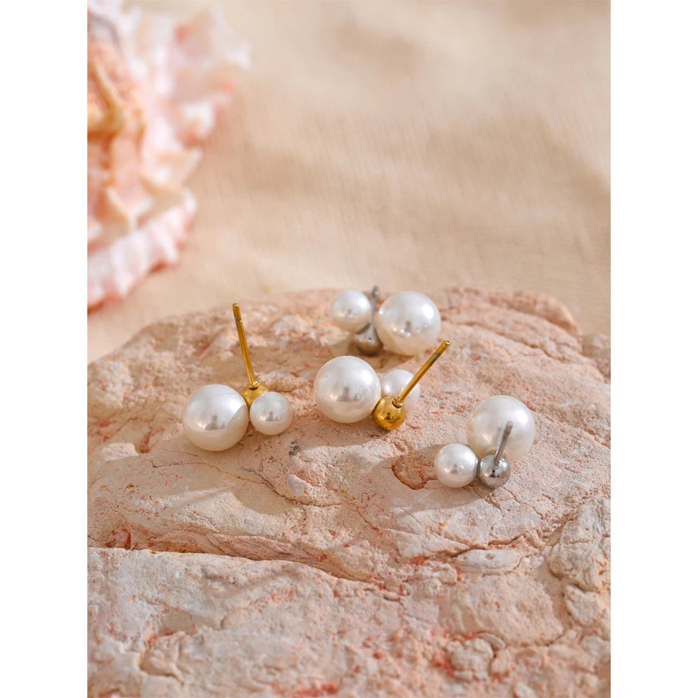 PENDIENTES DOBLE PERLA CON DETALLE DORADO