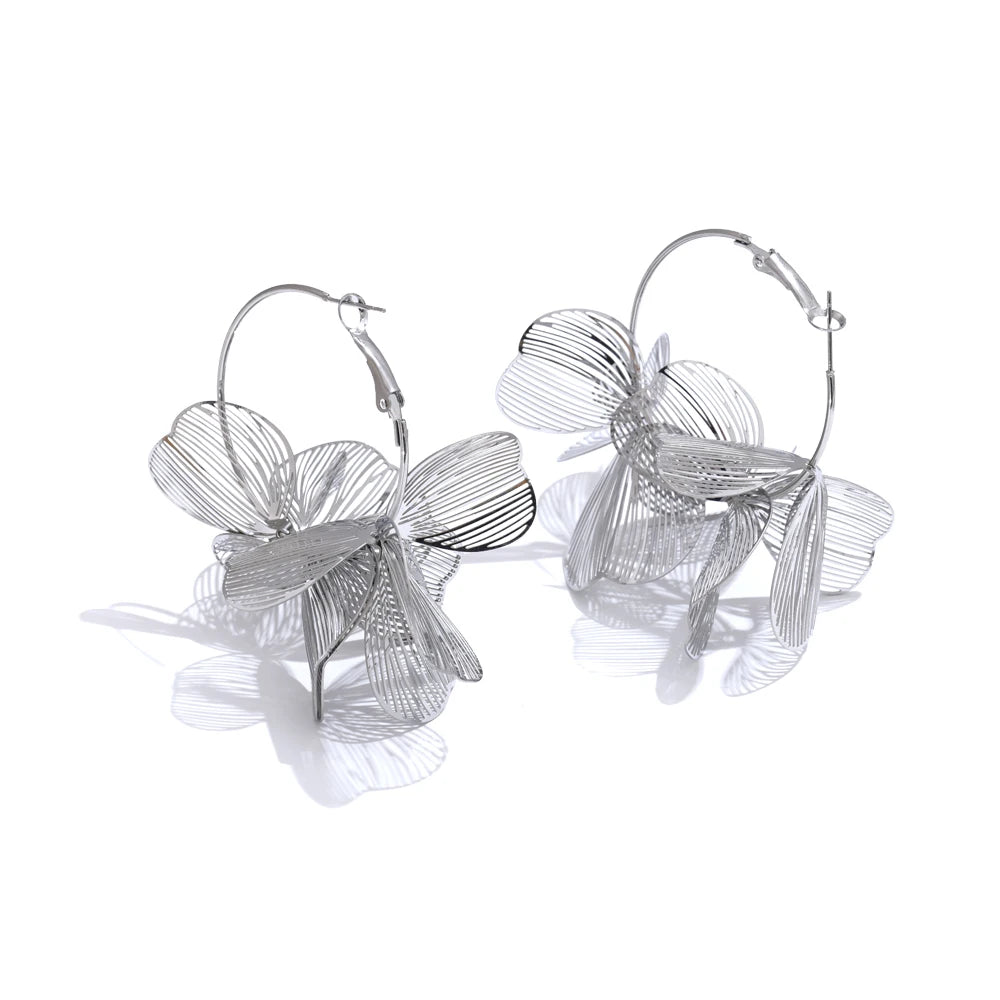 Pendientes de aro grandes con diseño floral