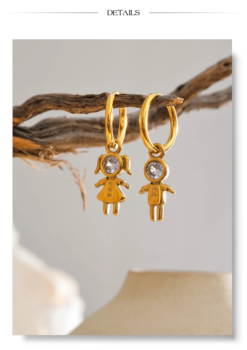 PENDIENTES NIÑO ,NIÑA DORADOS CON CIRCONITA DISEÑO ASIMETRICO Y DIVERTIDO