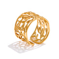 Anillo abierto dorado con diseño de hoja