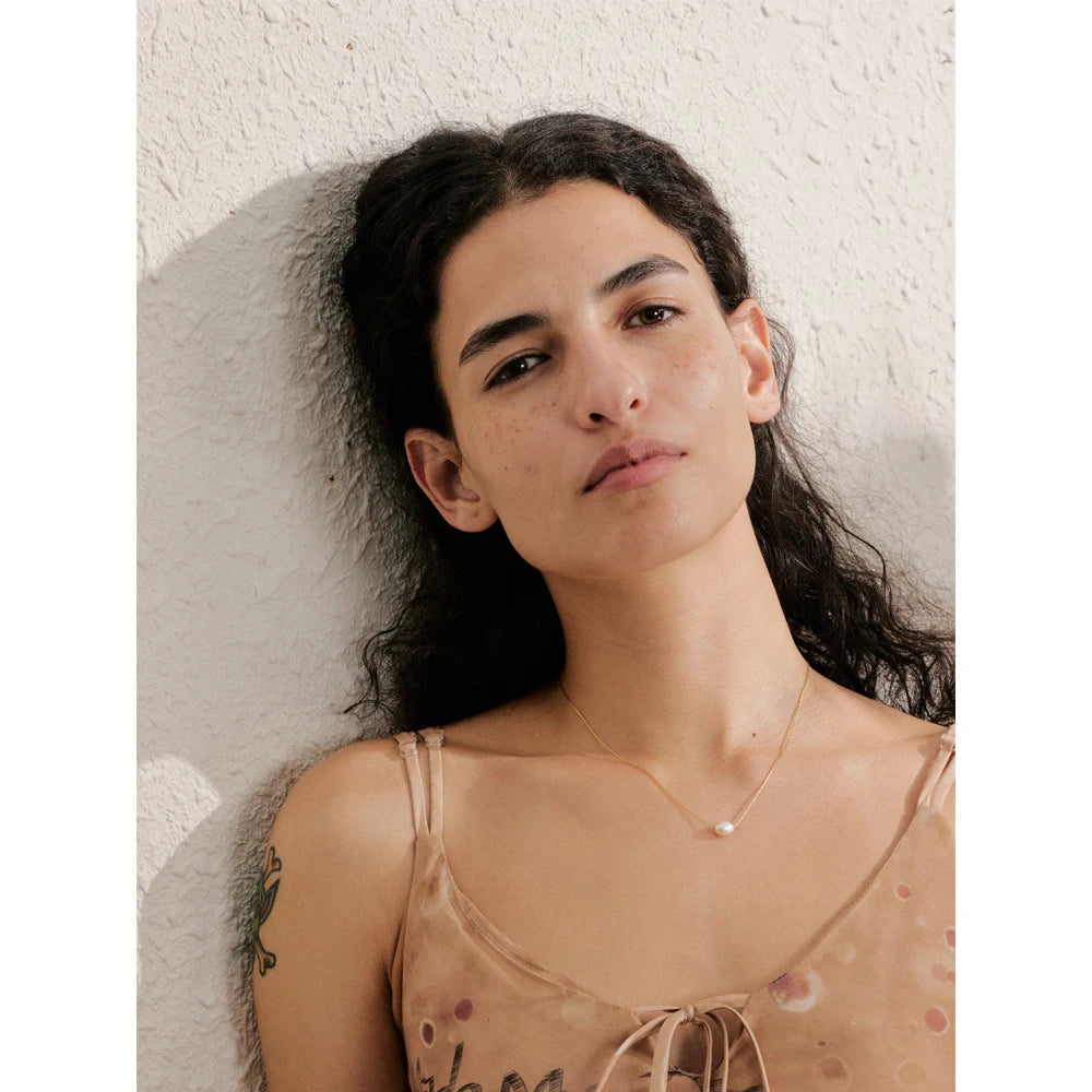 Collar con perla de agua dulce redonda u ovalada