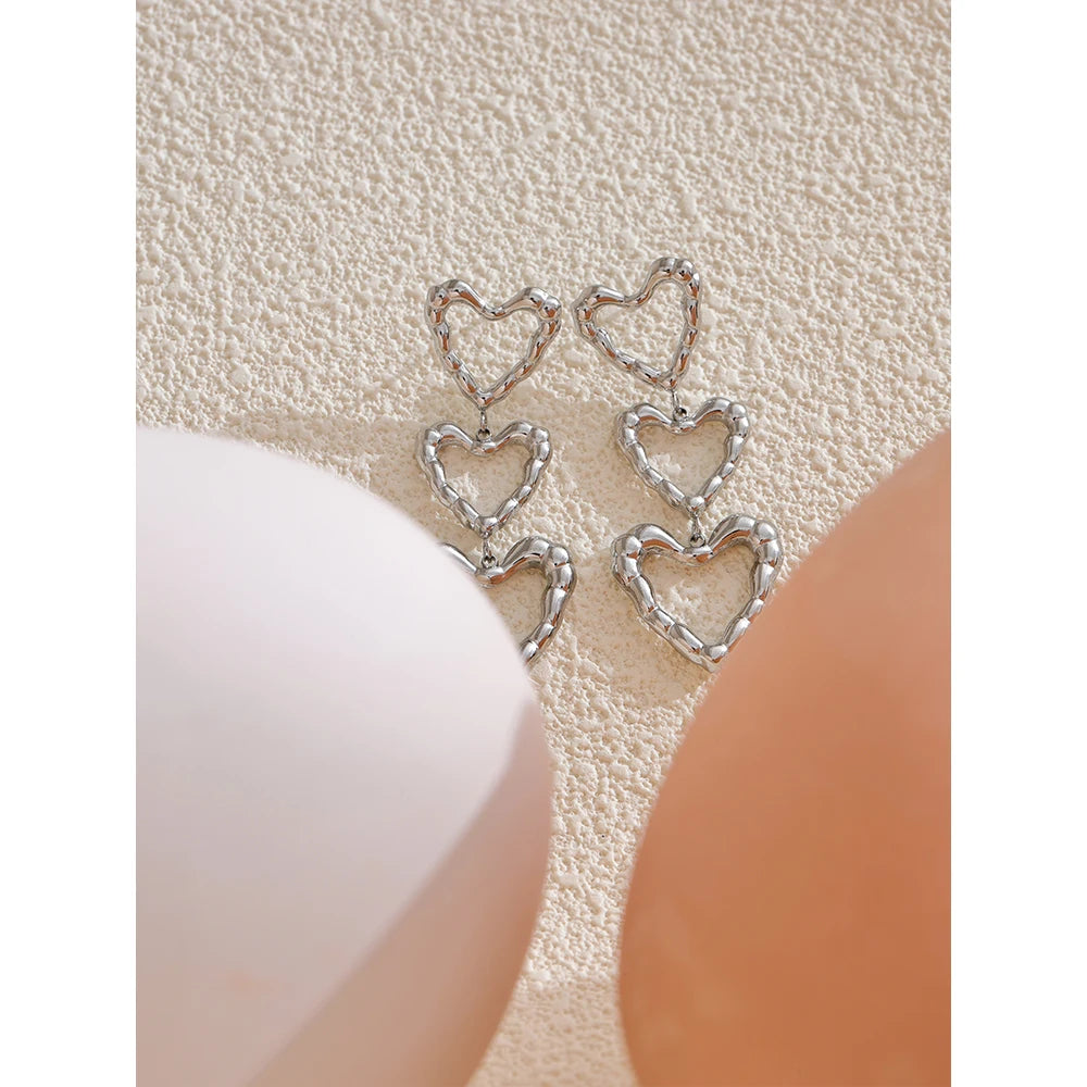 Pendientes Amore · Corazones en cascada