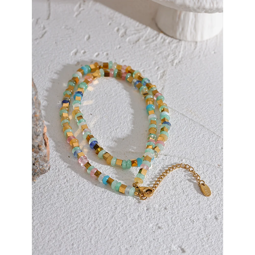 COLLAR PIEDRAS NATURALES MULTICOLOR ESTILO BOHO.