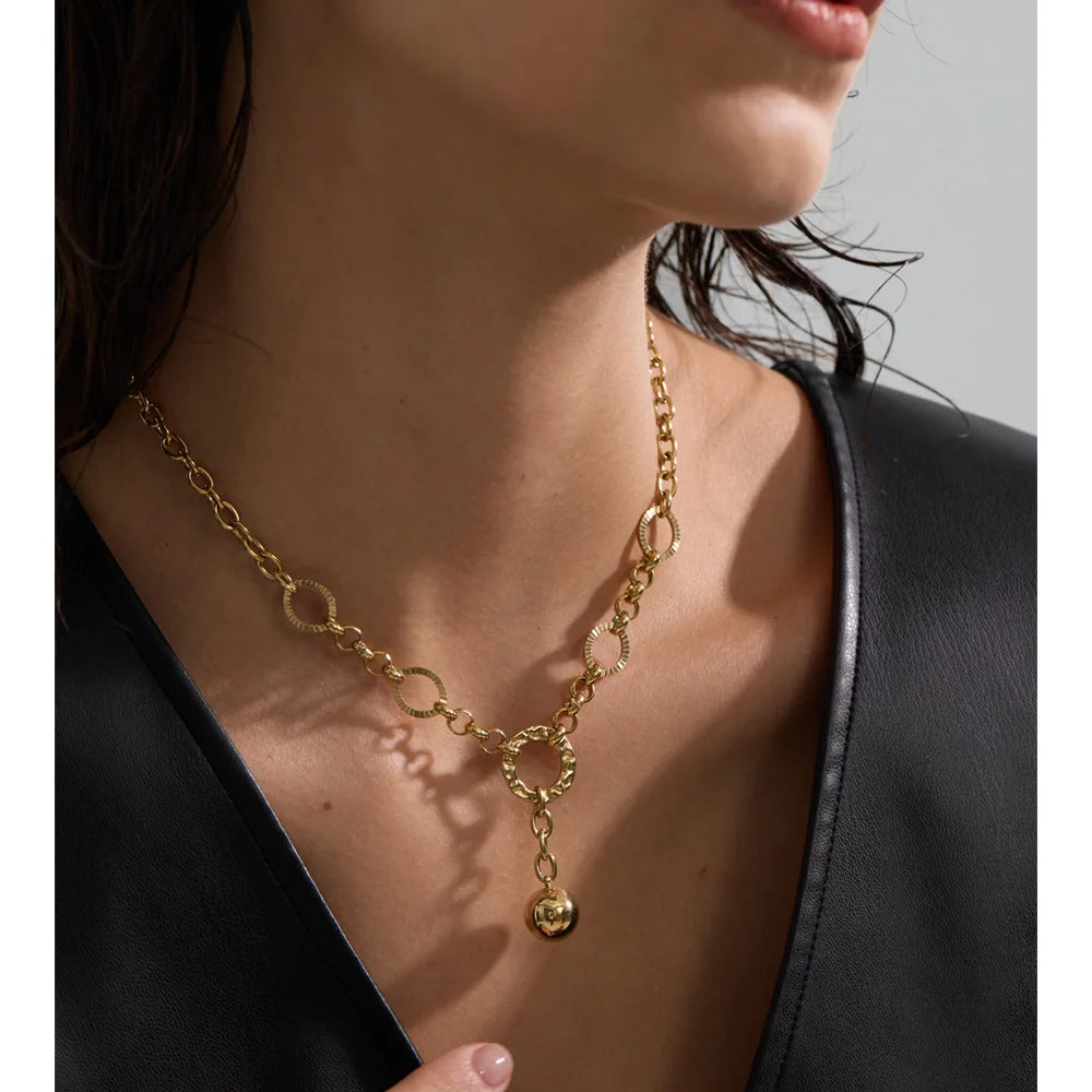 COLLAR DORADO CON ESLABONESDISEÑO MODERNO Y RESISTENTE