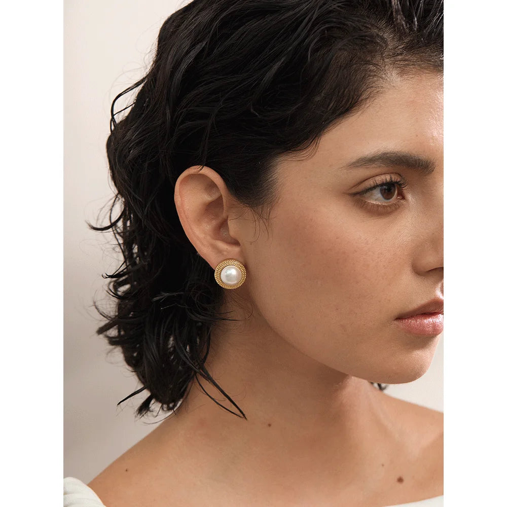 PENDIENTES PERLA VINTAGE DORADOS EN RELIEVE