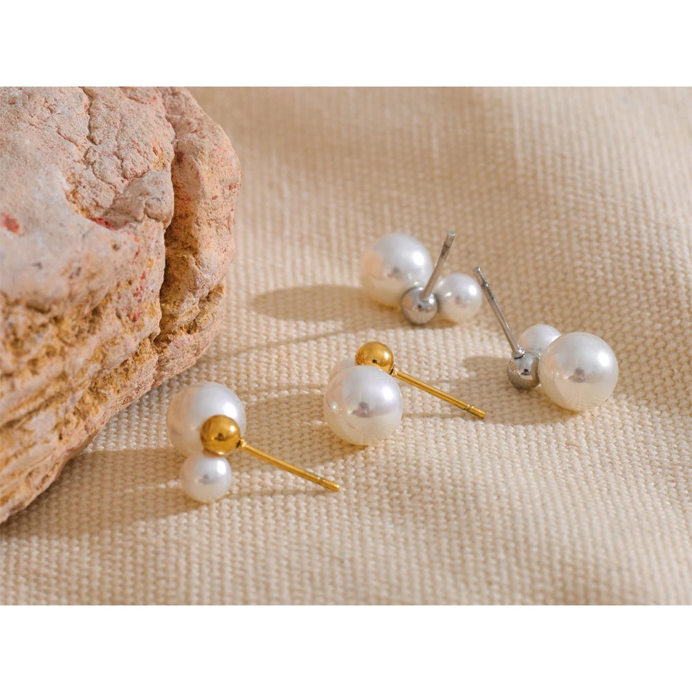 PENDIENTES DOBLE PERLA CON DETALLE DORADO