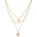 Collar dorado de tres capas con colgantes · Luna