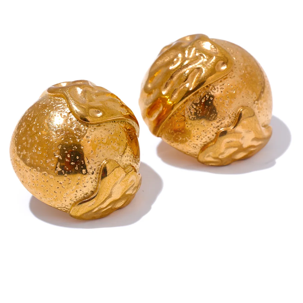 PENDIENTES TIPO BOTON DORADOS TEXTURIZADO