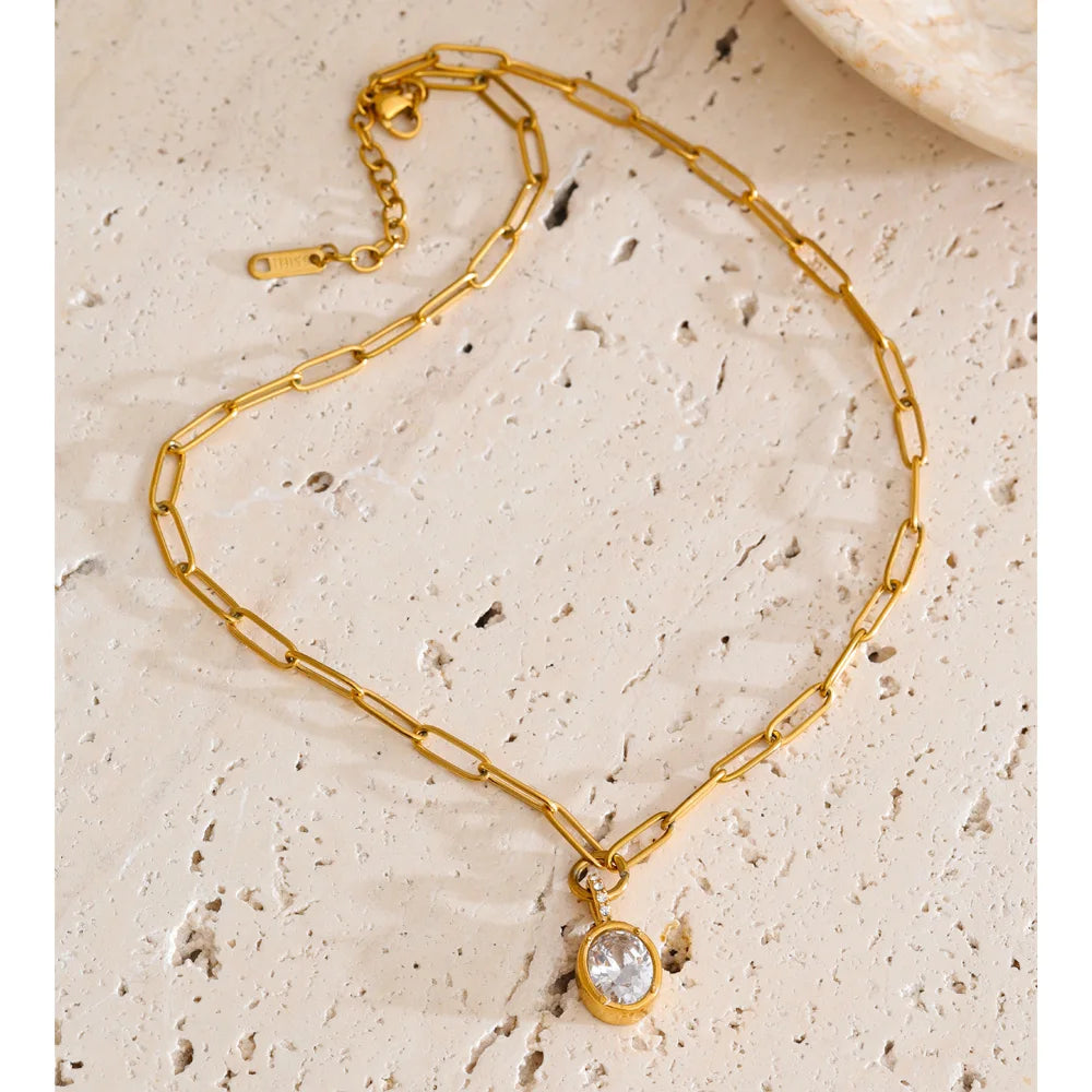 COLLAR DORADO CON ESLABONES Y DIJE DE CIRCONITA