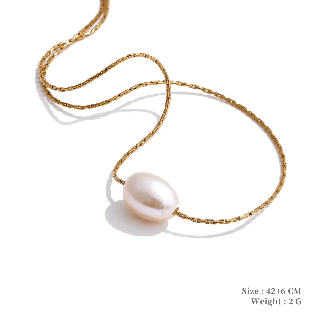 Collar con perla de agua dulce redonda u ovalada