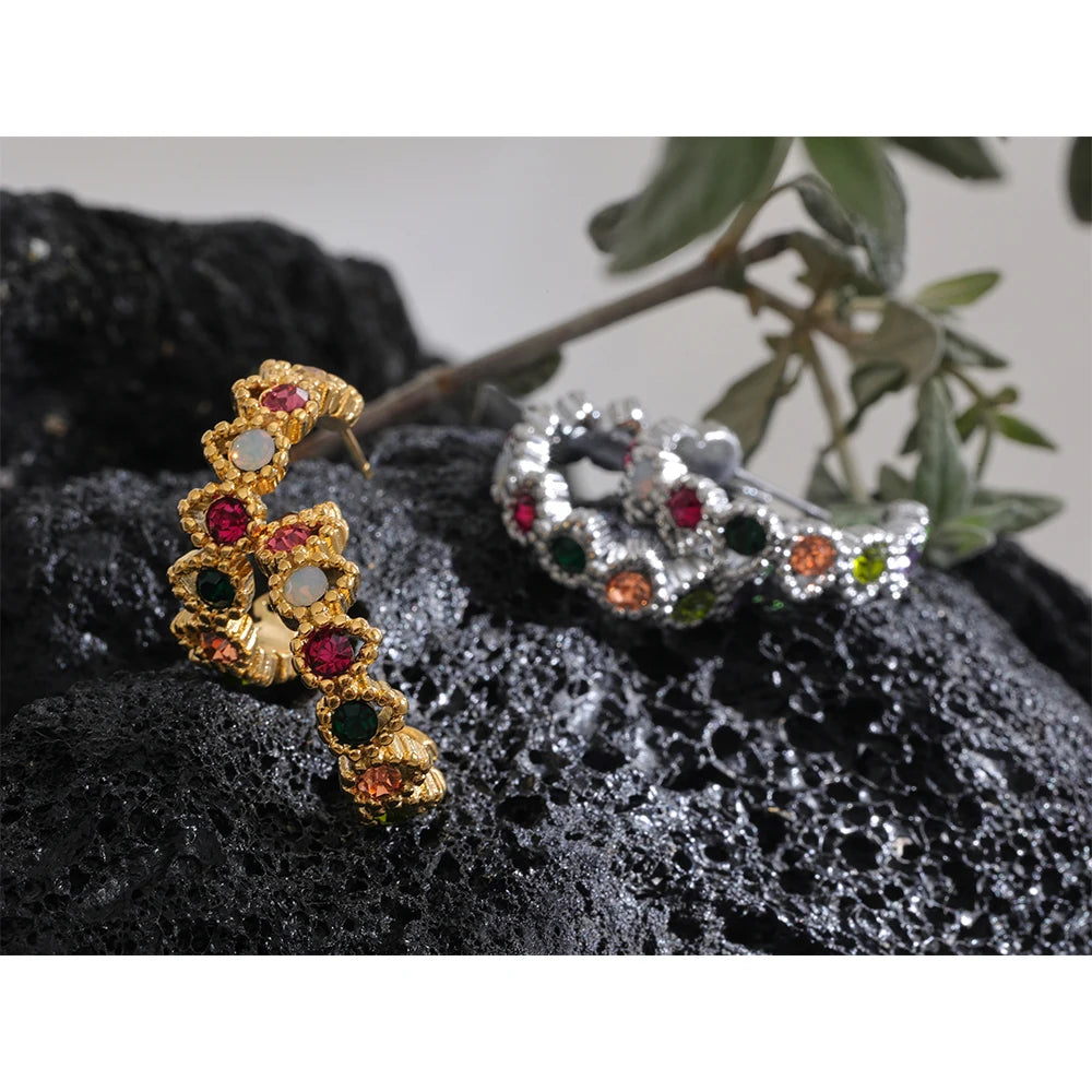 Pendientes de aro con corazón y circonitas de colores
