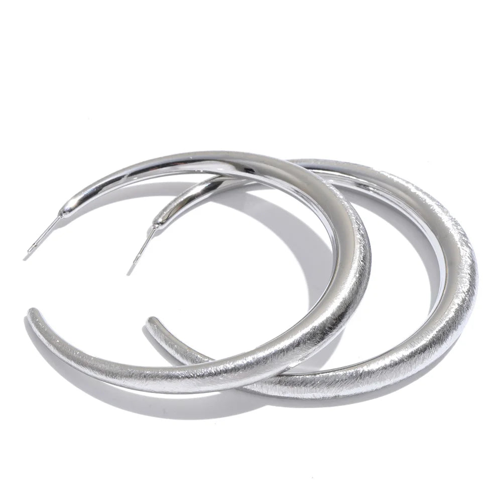 PENDIENTES DE ARO EN FORMA DE C PARA TODA OCASION , MINIMALISTA, VERSATILES, JOYERIA DISTINTIVA PARA USO DIARIO RESISTENTE AL AGUA