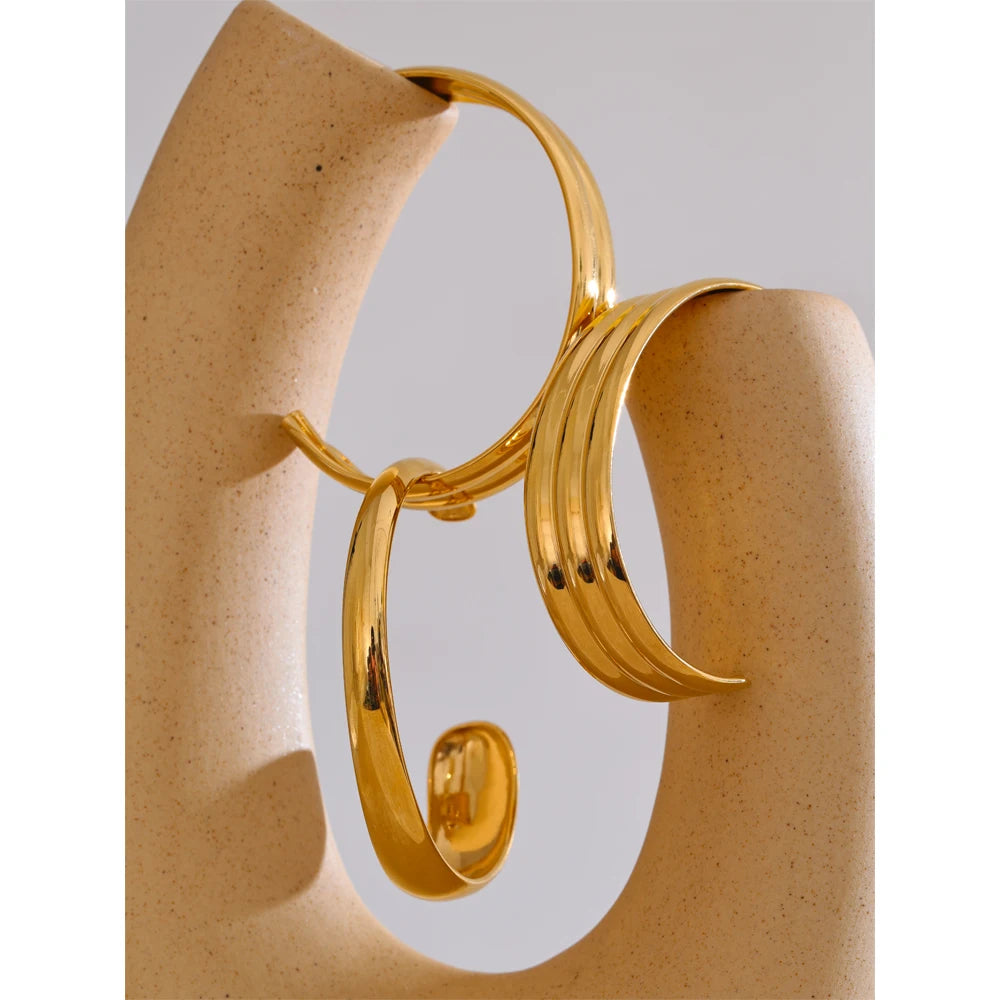 Brazalete abierto dorado de acero inoxidable