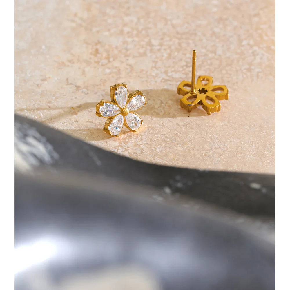 Pendientes de botón de flor con circonitas
