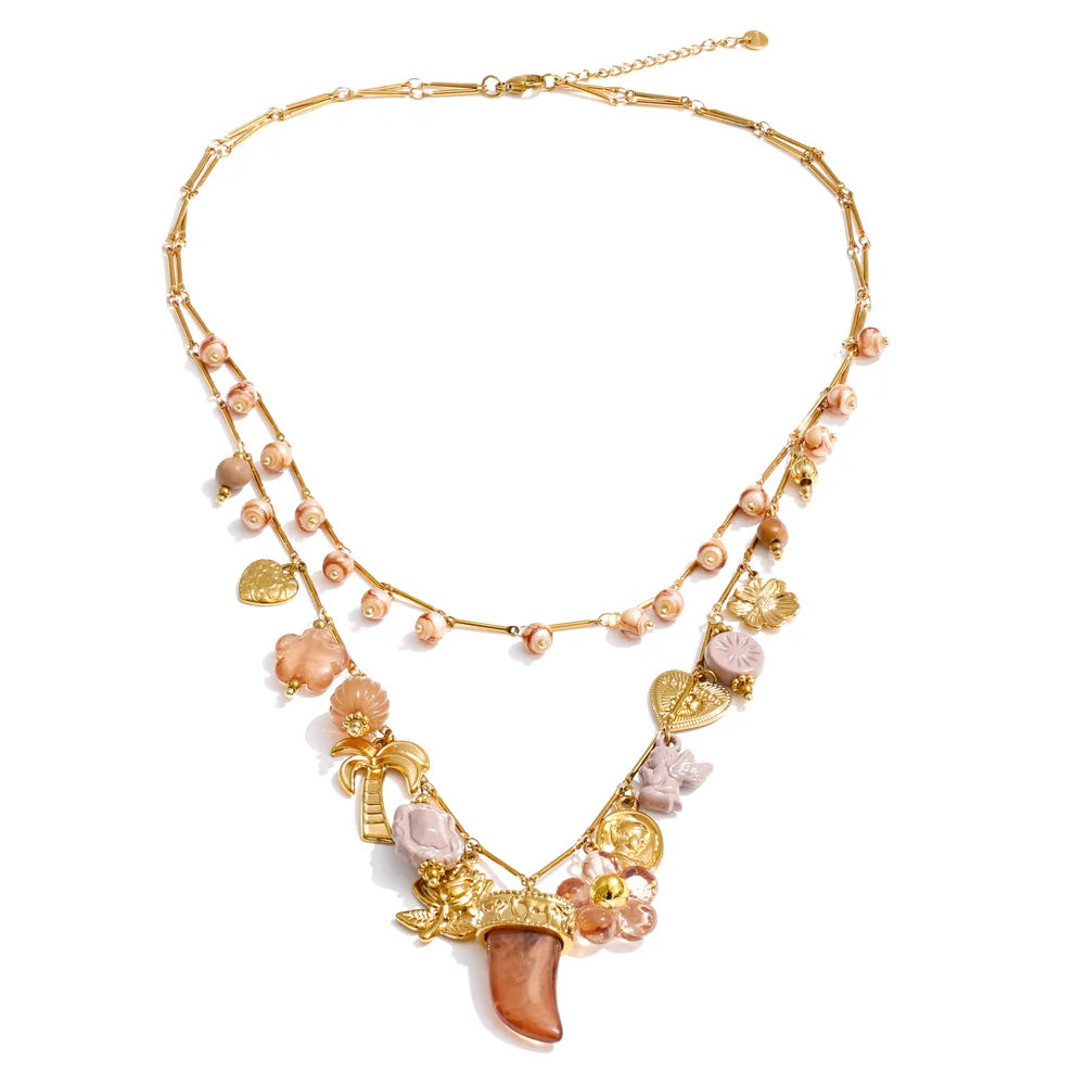 Collar de doble capa con cuentas de resina y dijes