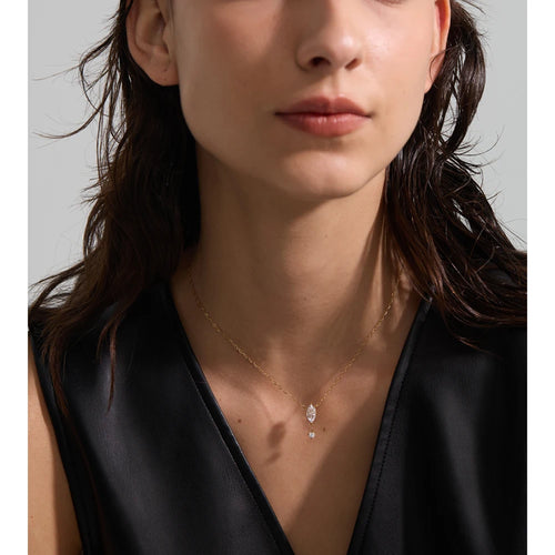 Collar con circonita en forma de gota en acero inoxidable