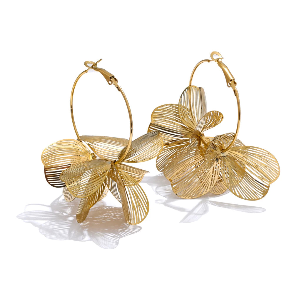 Pendientes de aro grandes con diseño floral