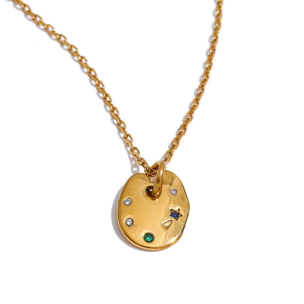 COLLAR DORADO  BAÑADO EN 18K CON DIJE DE PIEDRAS DE COLORES